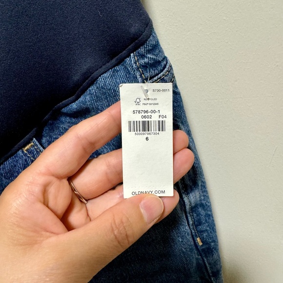 NWT Old Navy
Maternity Jeans Women's Size 6, Front Low Panel - Picture 5 of 13